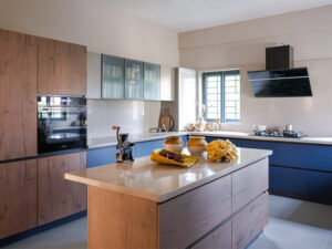 Modern kitchen tandem box design